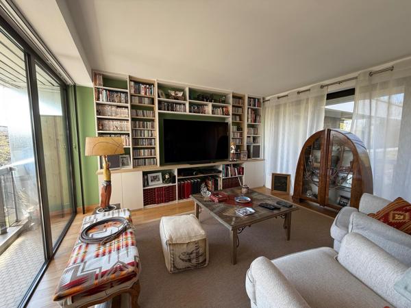 Appartement à CHESNAY ROCQUENCOURT, 78150 - 5 pièces 146m²