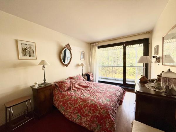 Appartement à CHESNAY ROCQUENCOURT, 78150 - 5 pièces 146m²