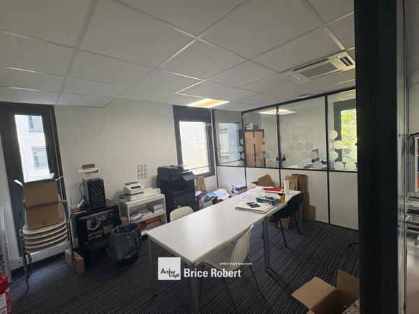 Location bureaux non cloisonnés à Lyon 3ème avec parking en sous-sol