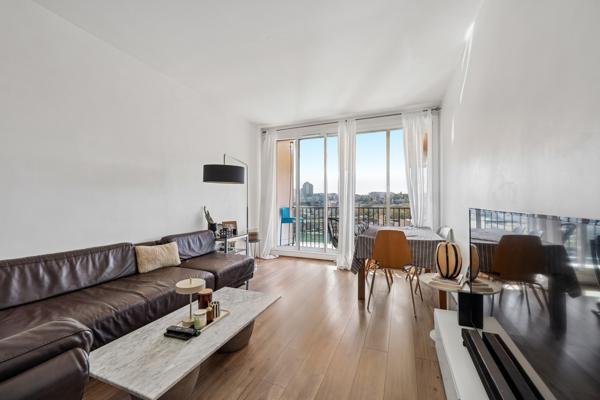 Boulogne-Billancourt (92100) T3 lumineux avec grand balcon et vue dégagée Seine