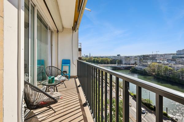 Boulogne-Billancourt (92100) T3 lumineux avec grand balcon et vue dégagée Seine