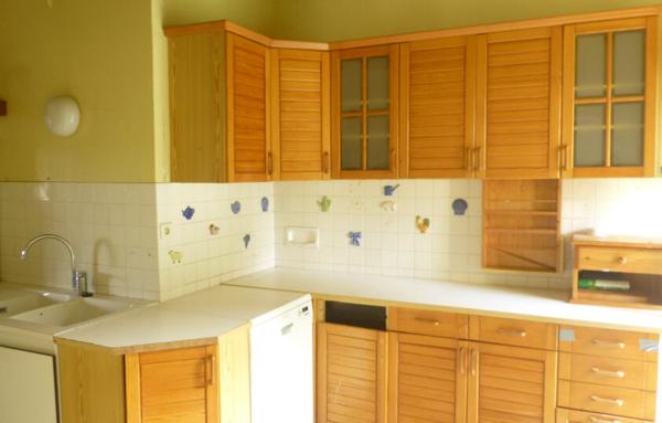 Maison ancienne sur grand terrain avec dépendance