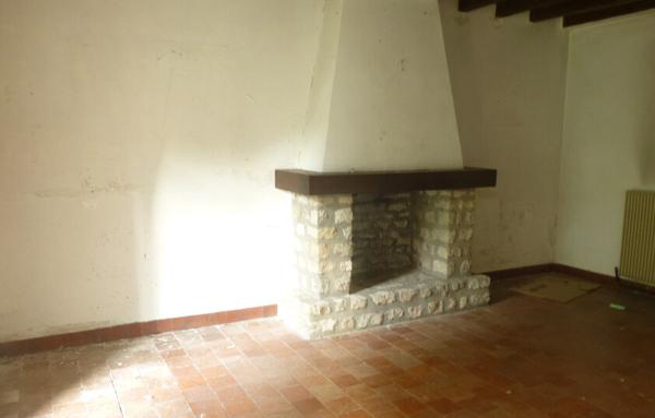 Maison ancienne sur grand terrain avec dépendance