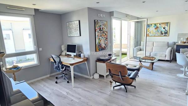 Vente                                                      Appartement
                        
                     3 pièces                      55 m2                     à Épron