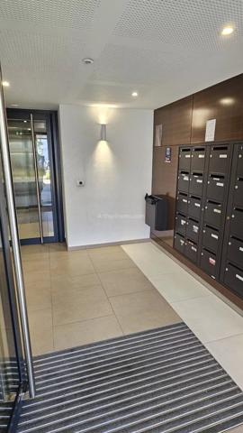 Vente                                                      Appartement
                        
                     3 pièces                      55 m2                     à Épron
