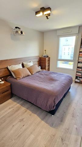 Vente                                                      Appartement
                        
                     3 pièces                      55 m2                     à Épron