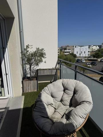 Vente                                                      Appartement
                        
                     3 pièces                      55 m2                     à Épron