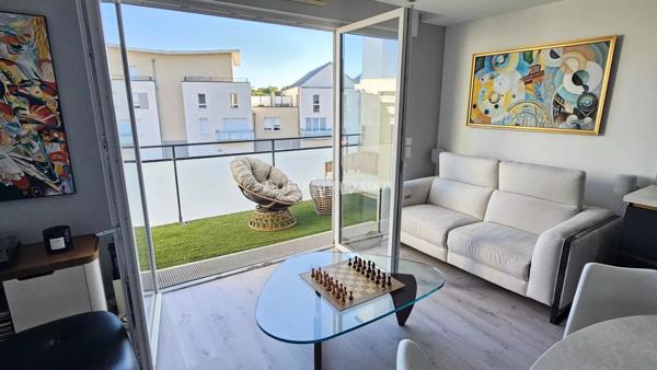 Vente                                                      Appartement
                        
                     3 pièces                      55 m2                     à Épron