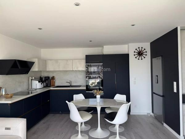 Vente                                                      Appartement
                        
                     3 pièces                      55 m2                     à Épron