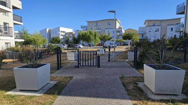 Vente                                                      Appartement
                        
                     3 pièces                      55 m2                     à Épron