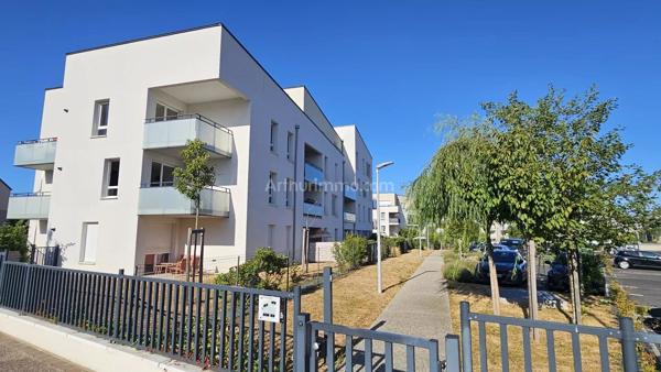 Vente                                                      Appartement
                        
                     3 pièces                      55 m2                     à Épron