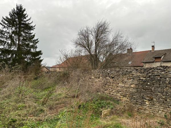 Grange avec grand jardin constructible proche de POUILLY EN AUXOIS (21)