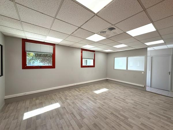 132M² LOCATION BUREAUX ENVIRONNEMENT MEDICAL GRAND LARGE POITIERS CLIMATISES