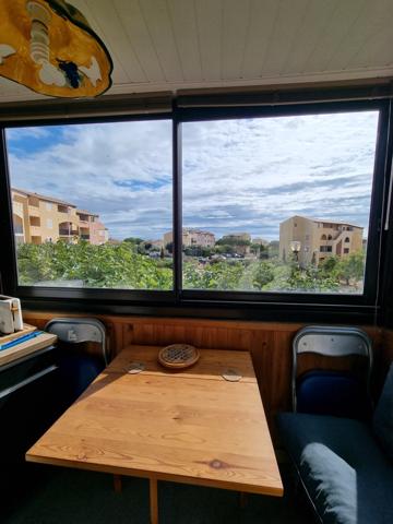 Saint-Pierre-la-mer (11560) Appartement T3 de 37 m2 avec parking 11560 Saint Pierre La Mer