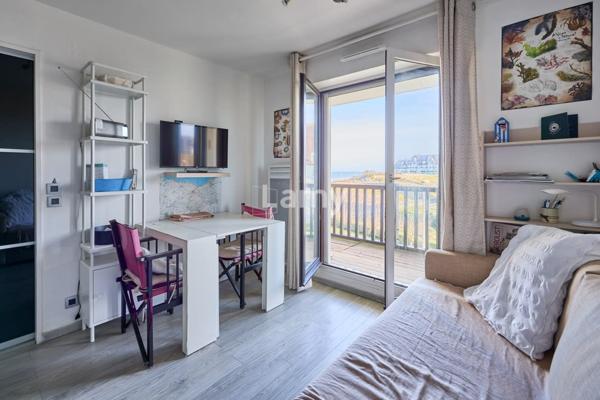 Appartement 2 pièces, balcon, vue mer