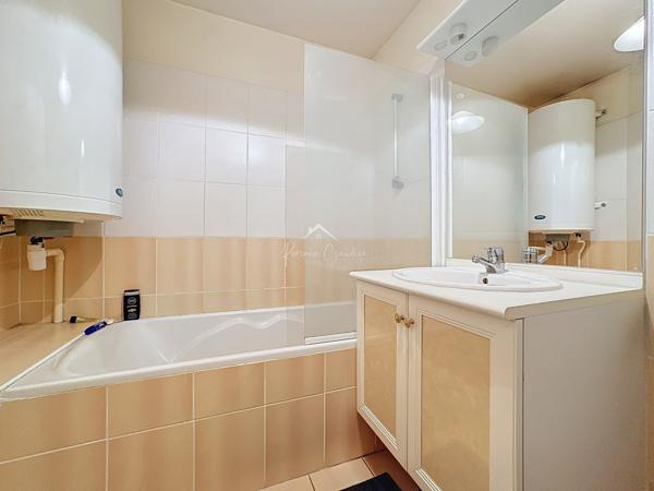 Millau (12100) APPARTEMENT F2 DE 52 M² AVEC GARAGE ET ASCENSEUR DANS RÉSIDENCE DE STANDING