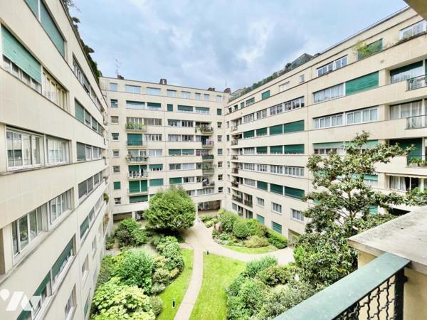 APPARTEMENT DE 3 PIECES EN ETAGE AVEC BALCON SUR JARDIN