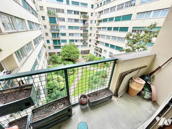 APPARTEMENT DE 3 PIECES EN ETAGE AVEC BALCON SUR JARDIN