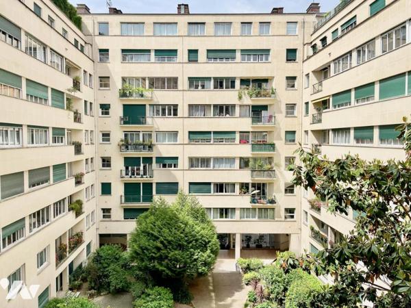 APPARTEMENT DE 3 PIECES EN ETAGE AVEC BALCON SUR JARDIN