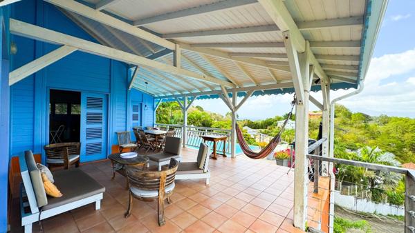 Vue incroyable sur les hauteurs de l'Anse à L'ane