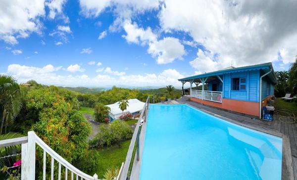 Vue incroyable sur les hauteurs de l'Anse à L'ane