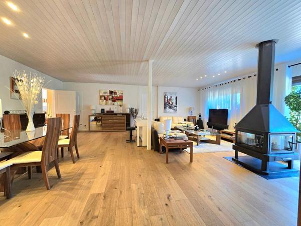 Maison en pierres 220m² piscine, atelier, chai, 11hectares