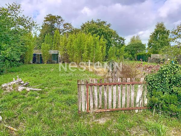 Terrain de 900 m² au coeur du bourg de Briollay