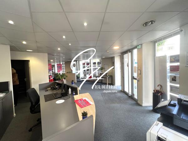 VOIRON - LOCAL COMMERCIAL - CENTRE