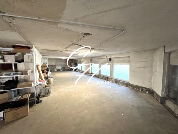 VOIRON - LOCAL COMMERCIAL - CENTRE