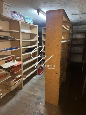 VOIRON - LOCAL COMMERCIAL - CENTRE