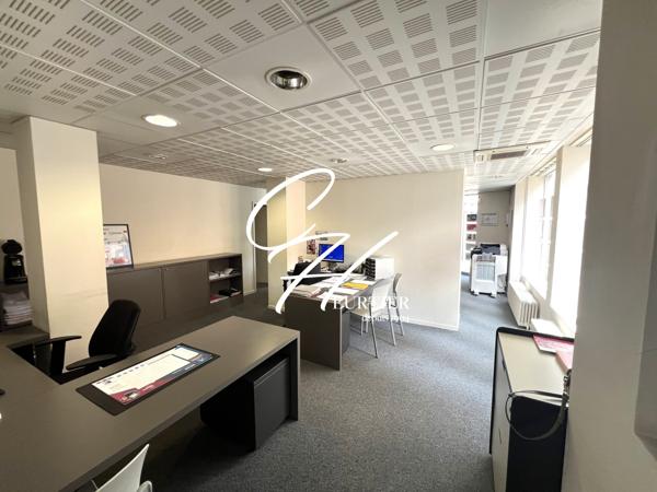 VOIRON - LOCAL COMMERCIAL - CENTRE