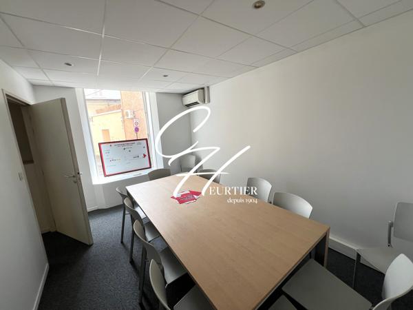 VOIRON - LOCAL COMMERCIAL - CENTRE