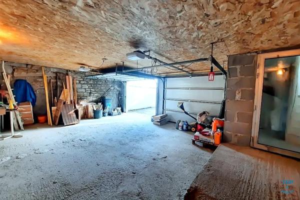 Saint-Étienne (42100) Maison mitoyenne rénovée avec 2 garages proche Chateaucreux