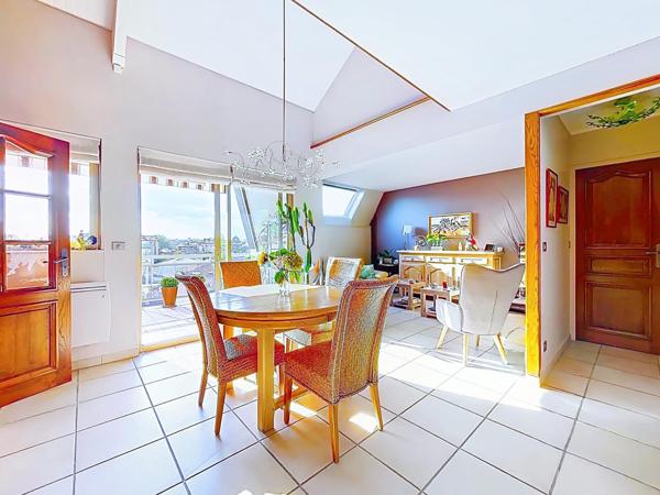 Exclusivité : Duplex de 110 m² avec terrasse, dernier étage, calme et sans vis-à-vis, en plein cœur d’Alfortville