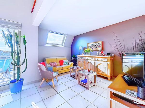 Exclusivité : Duplex de 110 m² avec terrasse, dernier étage, calme et sans vis-à-vis, en plein cœur d’Alfortville