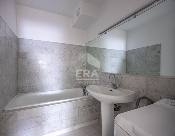 Jolie T2 - CENTRE VILLE - ASCENSEUR - PARKING - CAVE