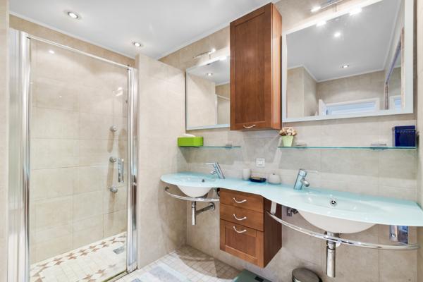 Vaucresson (92420) DERNIER ETAGE - calme et baigné de lumière