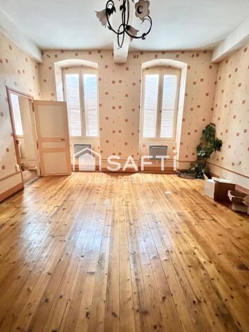 idéal investisseur ! Appartement + local co avec terrasse surplombant le centre ville de St-Amour