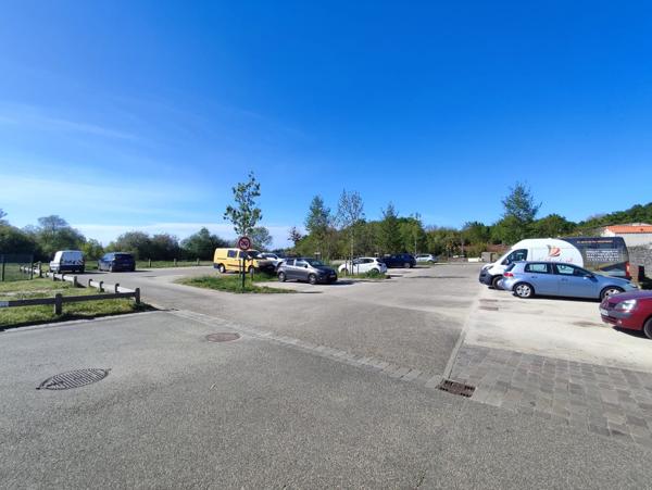 Local Commercial 12 pièces - 375 m²