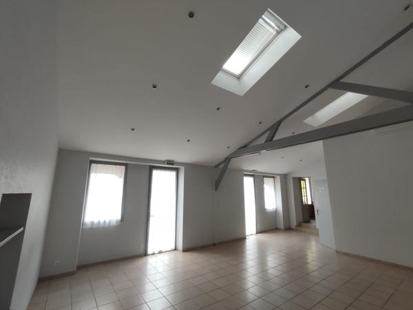 Local Commercial 12 pièces - 375 m²