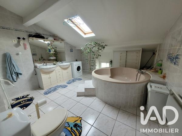 Immeuble à vendre 291 m² Cognac