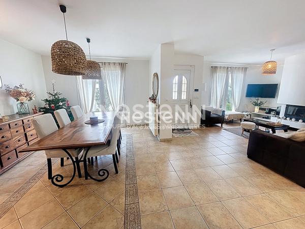 MORANGIS : maison individuelle et familiale avec sous-sol total située au blés d'or