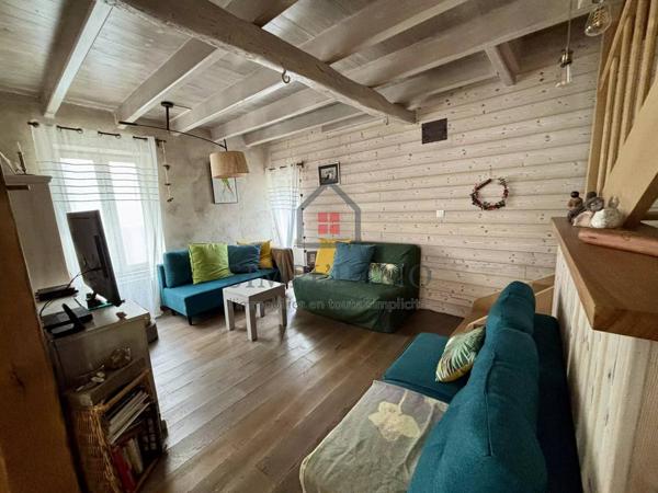 Maison en pierre, 178 m², 4 chambres, terrain de 1800 m²  + un Studio