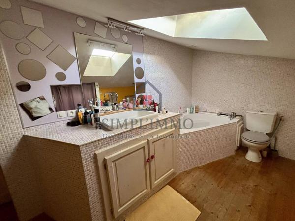Maison en pierre, 178 m², 4 chambres, terrain de 1800 m²  + un Studio