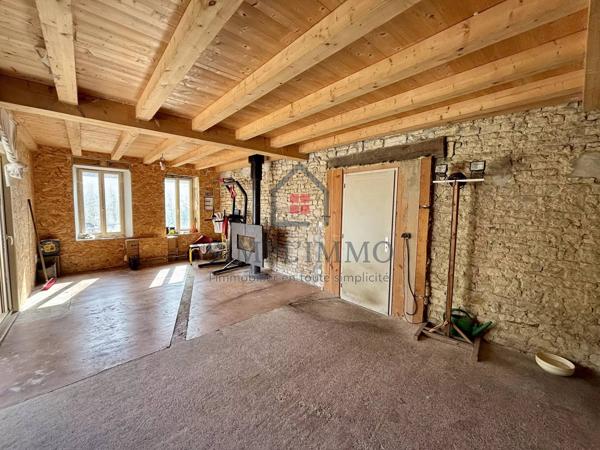 Maison en pierre, 178 m², 4 chambres, terrain de 1800 m²  + un Studio
