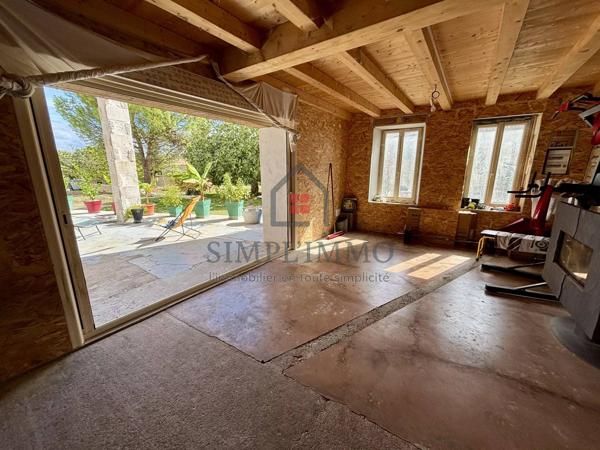 Maison en pierre, 178 m², 4 chambres, terrain de 1800 m²  + un Studio