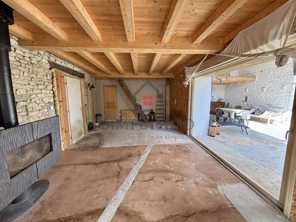 Maison en pierre, 178 m², 4 chambres, terrain de 1800 m²  + un Studio