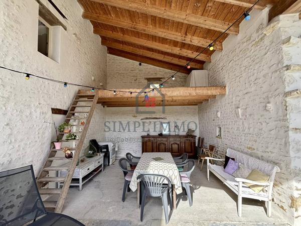 Maison en pierre, 178 m², 4 chambres, terrain de 1800 m²  + un Studio