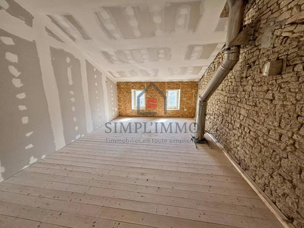 Maison en pierre, 178 m², 4 chambres, terrain de 1800 m²  + un Studio