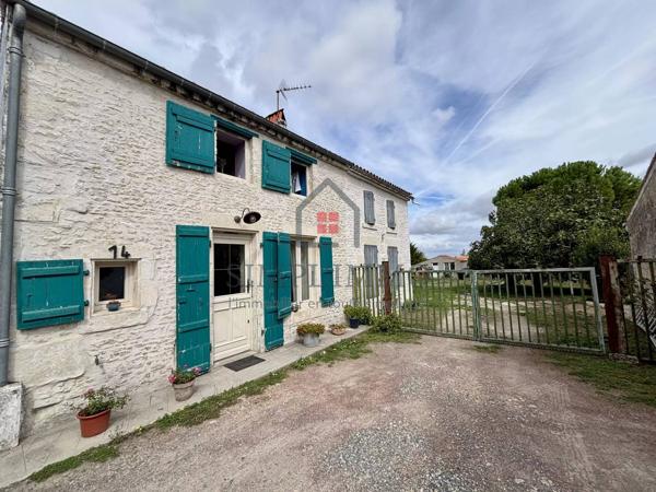 Maison en pierre, 178 m², 4 chambres, terrain de 1800 m²  + un Studio